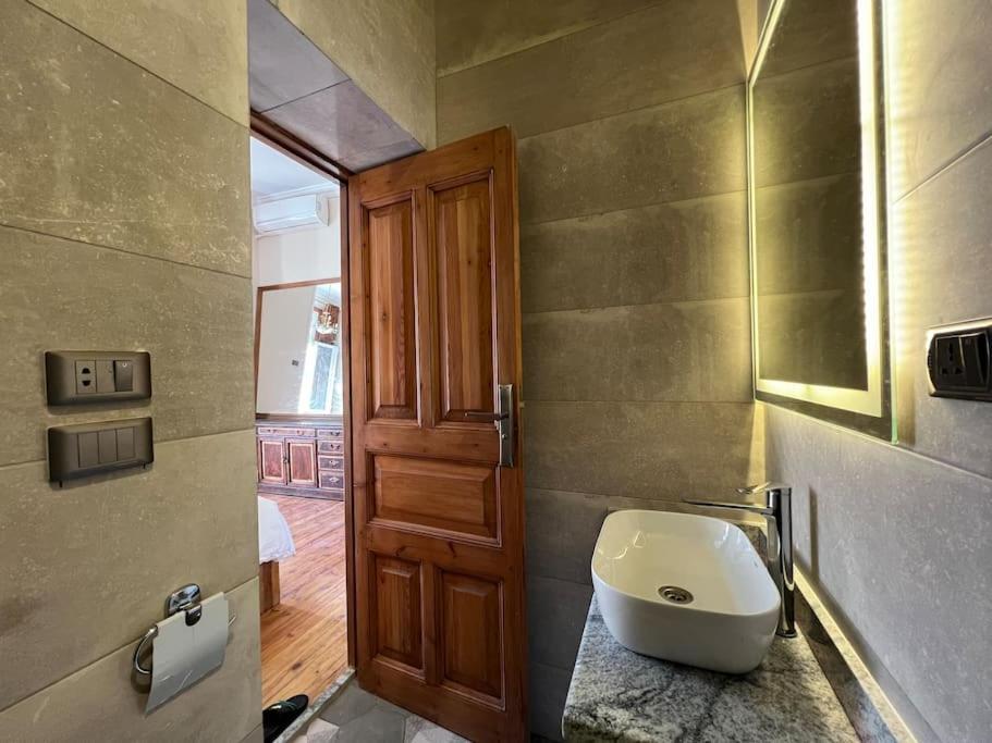 Authentic 3Br Apartment In Downtown, Kahire Dış mekan fotoğraf