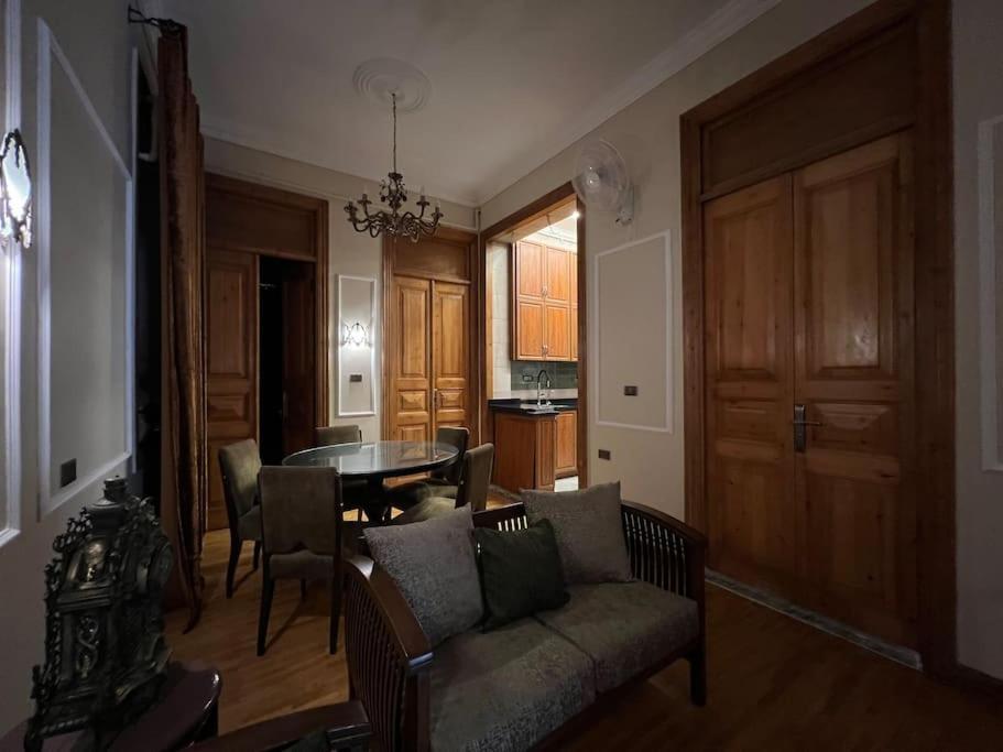 Authentic 3Br Apartment In Downtown, Kahire Dış mekan fotoğraf